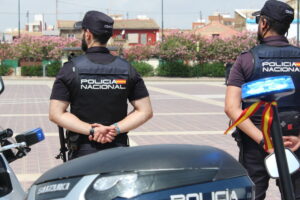 Dos agentes de la Policía Nacional